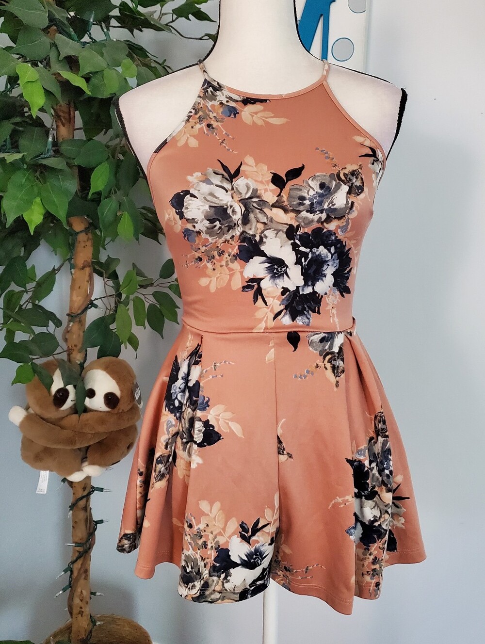 WINDSOR Lace Open Back Floral Romper S